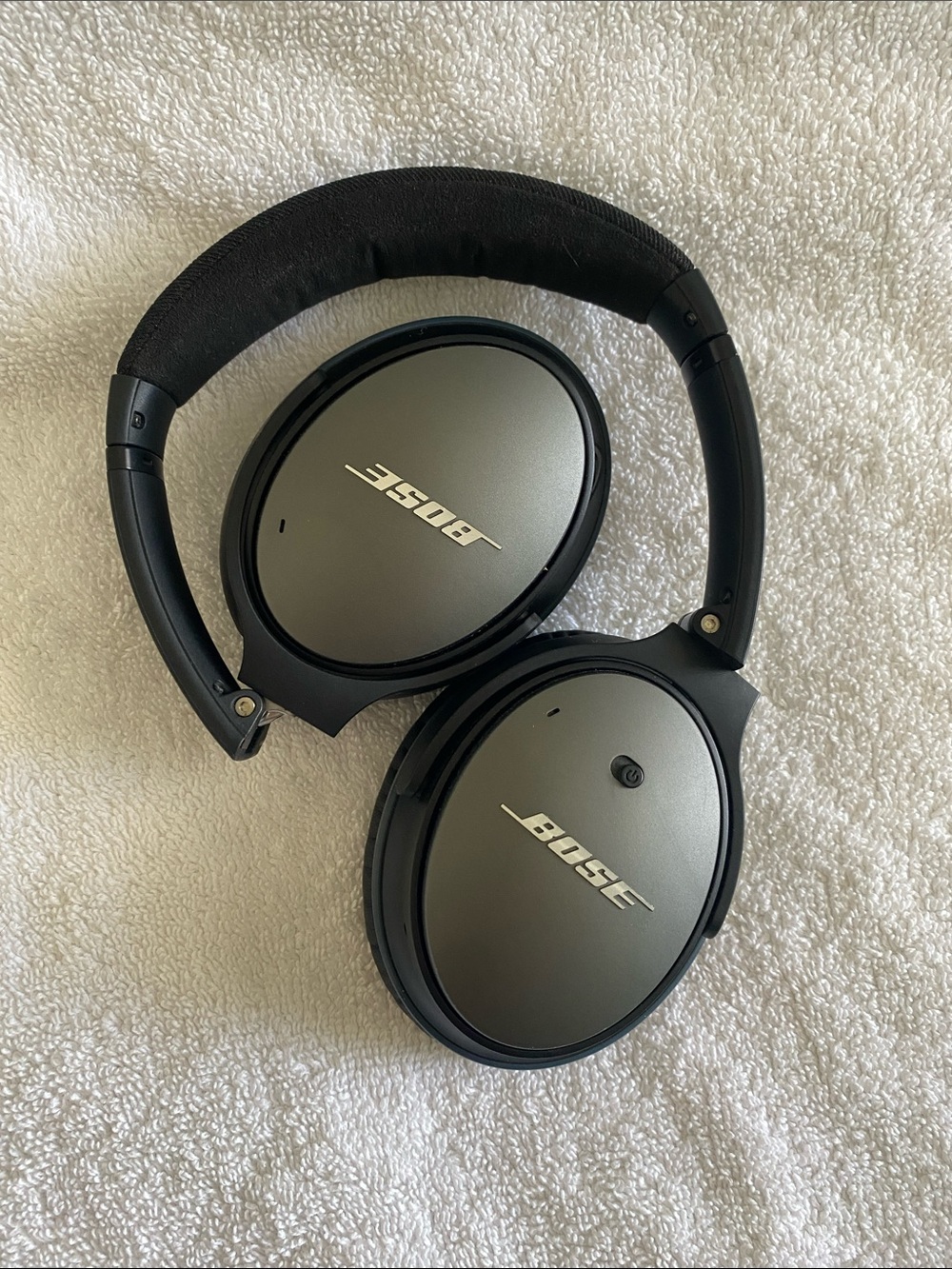 Bose Over-Ear Wireless Headphones — Black and Gray